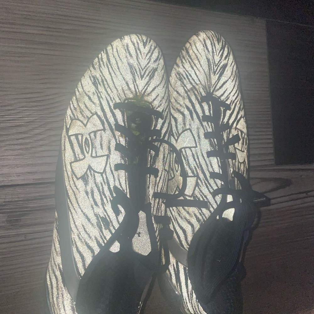 Under armor football cleats / soccer cleats